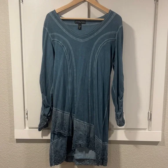 Getty Zueger Women's Blue Asymmetrical Dress With Lace Detail - Picture 1 of 4